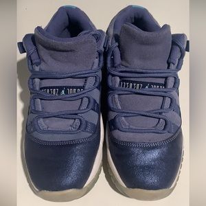 Jordan 11 low blue moon